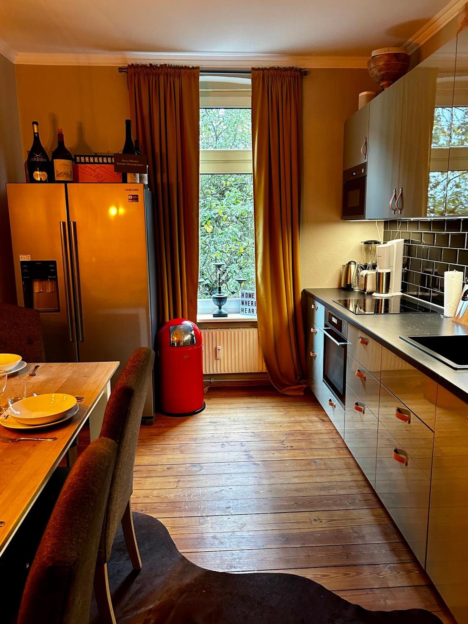 Deluxe Altbaucharme In Zentraler Lage Apartment Kiel Exterior photo